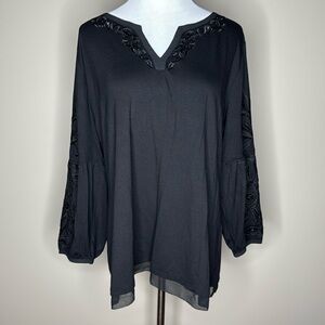 WHBW womens 3/4 cut out sleeve embroidered blouse black size v-neck size XL.